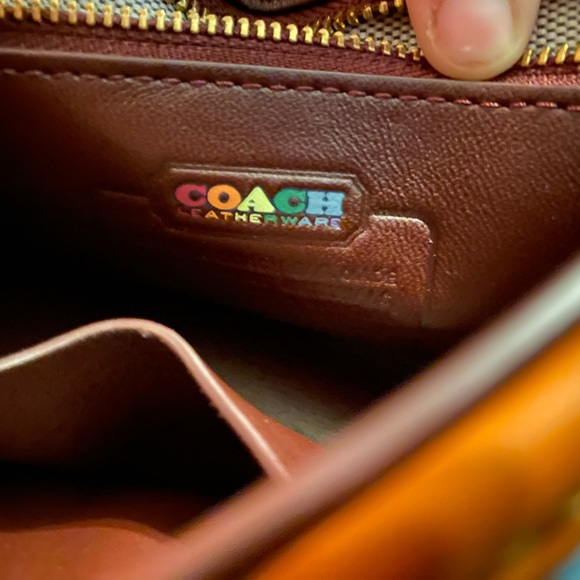 Turnlock Clutch 20 With Rainbow Quilting PRIDE HOST PICK - Picture 6 of 7